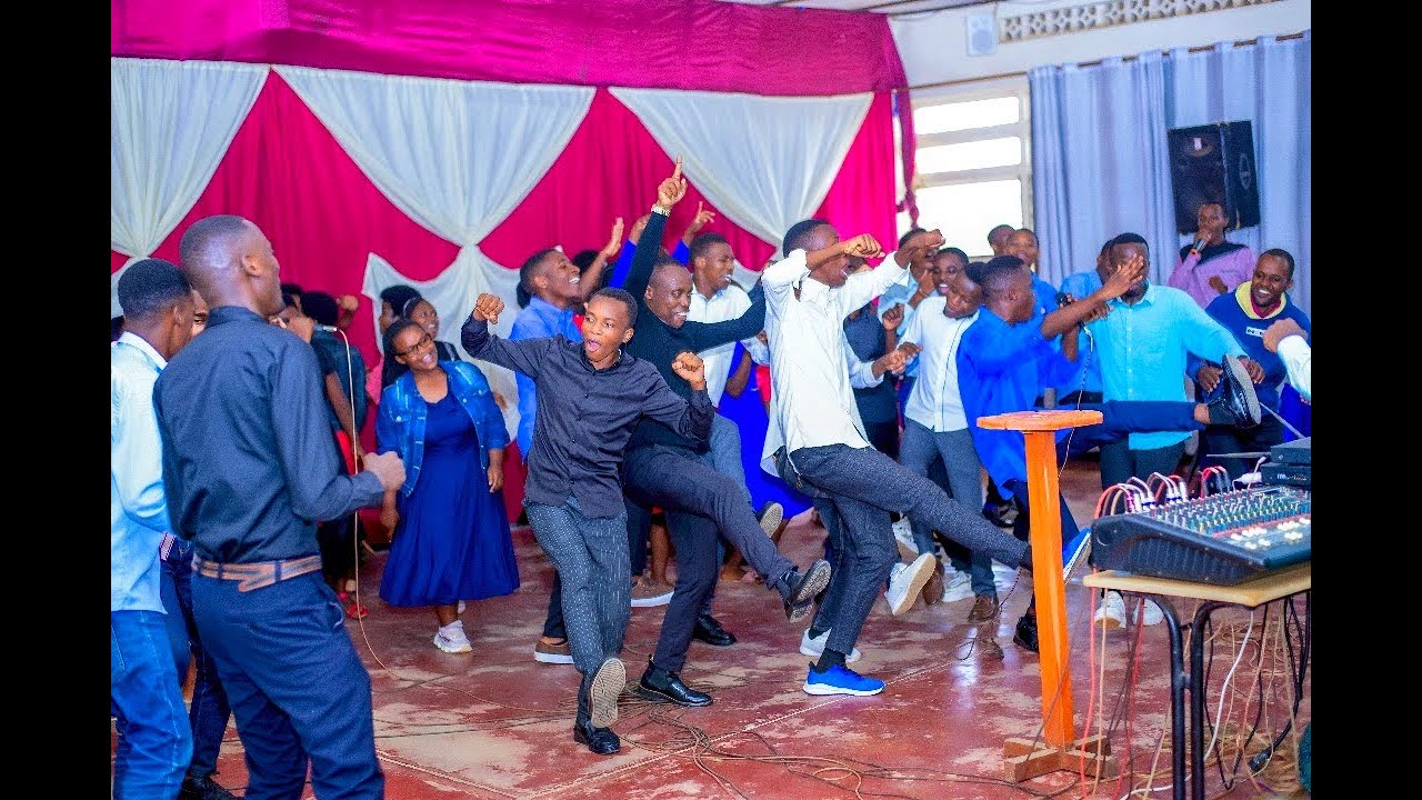 SUNDAY SERVICEllMorning Star WT & Shekinah WT bahimbaje Imana umuriro uraka muri AJEMEL UR NYAGATARE
