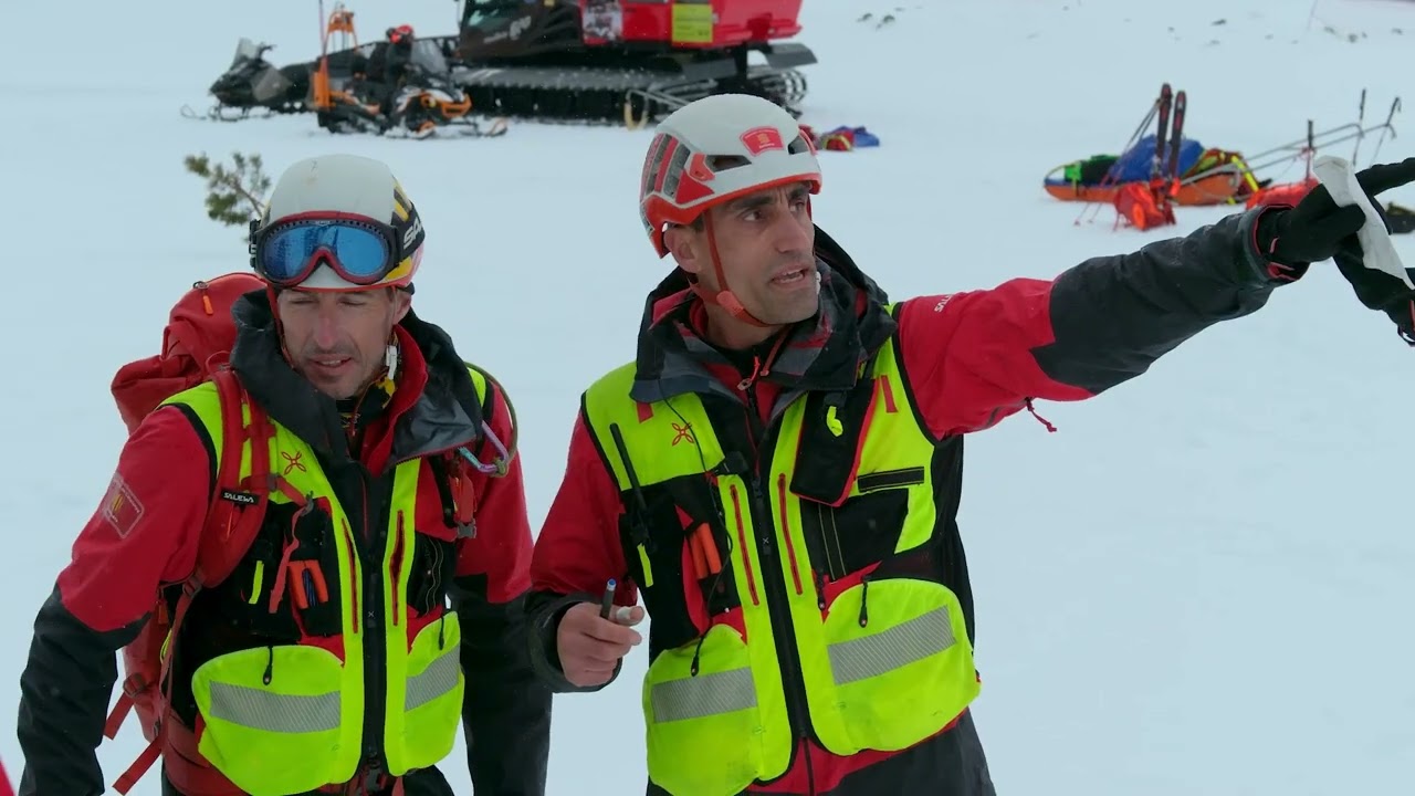 Simulacre de rescat en un allau a l'estació Vallter 2000