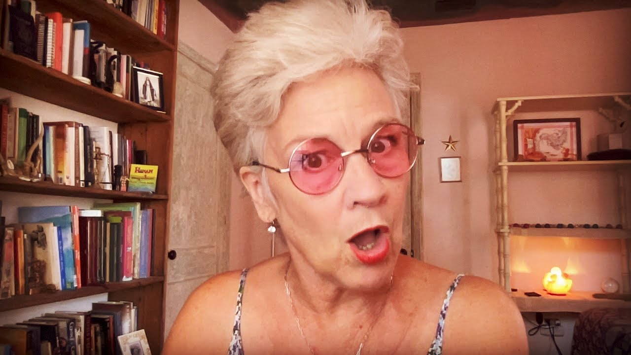 Lady Melody reads the Order of the Phoenix-episode 1