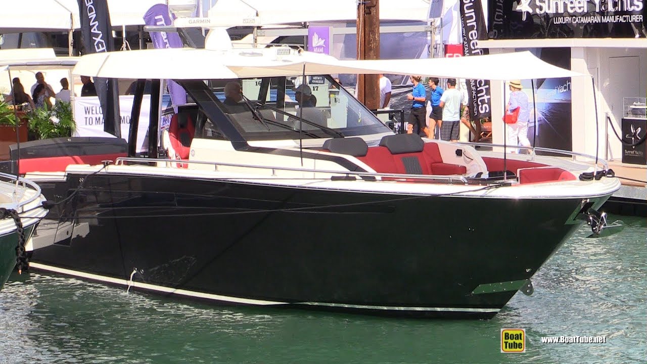 2019 Ocean Alexander 45 Divergence Outboard 1400hp Yacht - Walkthrough - 2019 Miami Yacht Show