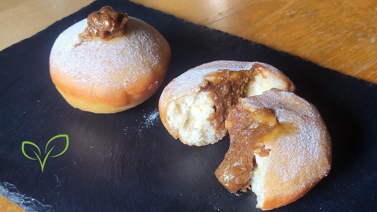 Come preparare i krapfen vegani: ricetta facile al farro e albicocca