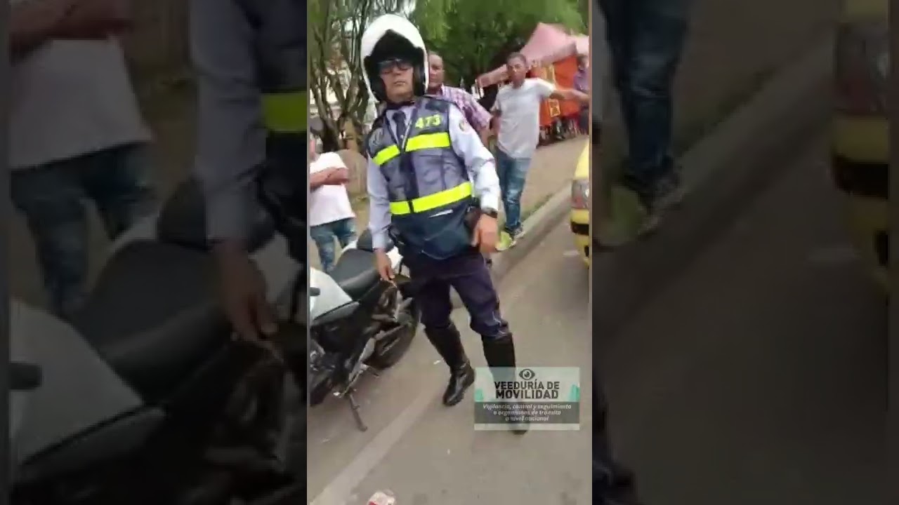 Agente de tránsito capturado por ciudadano después de haber recibido un dinero.