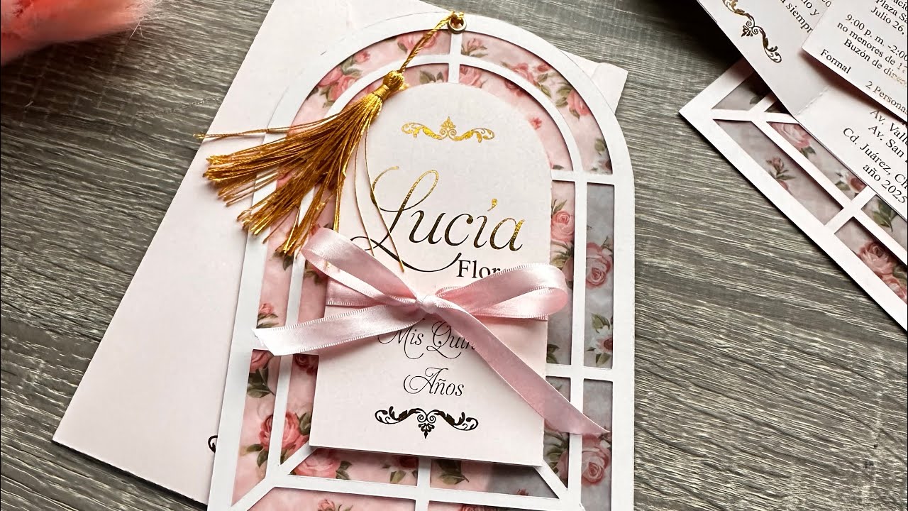 Invitación romántica para quinceañera o boda cortada en plotter, usando una plantilla de  Etsy