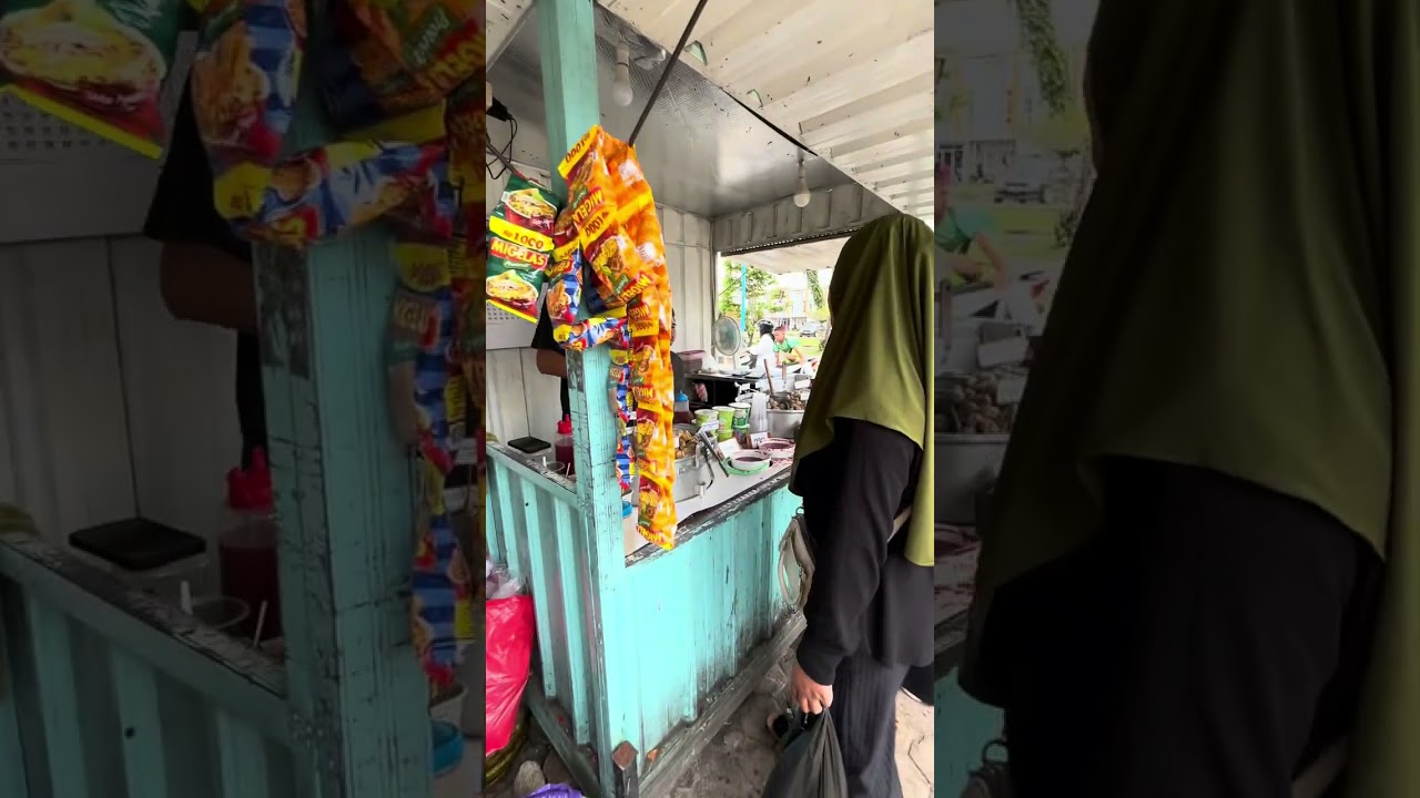 Ke toko rahmat beli jilbab pulang nya mampir ke mall jalan-jalan 