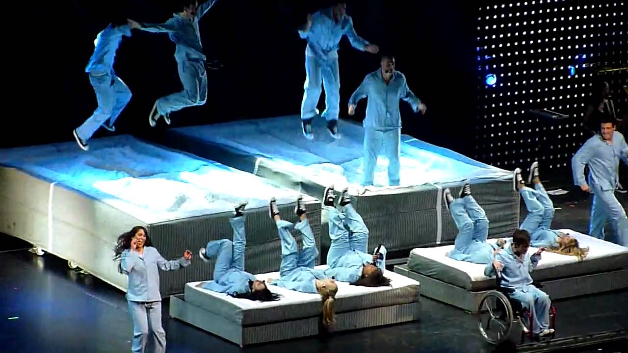 Glee Live- Jump