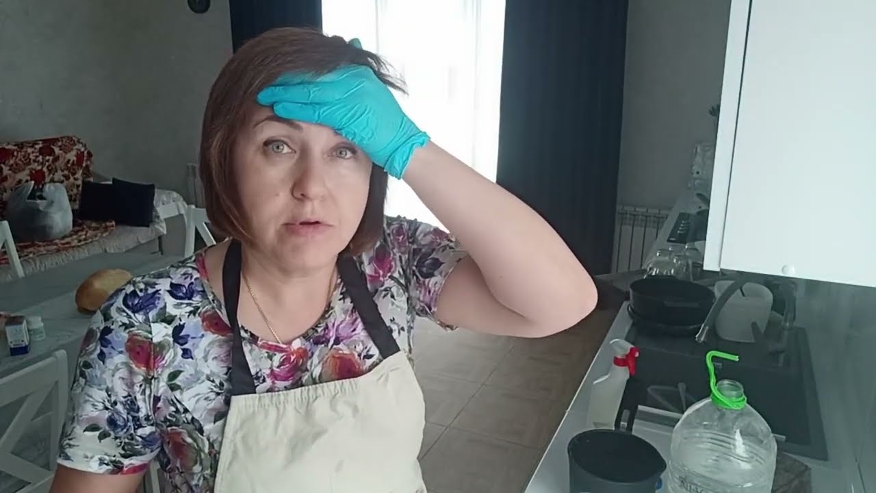 Наконец-то поменяли столешницу )) Почистила двор и испекла курник 