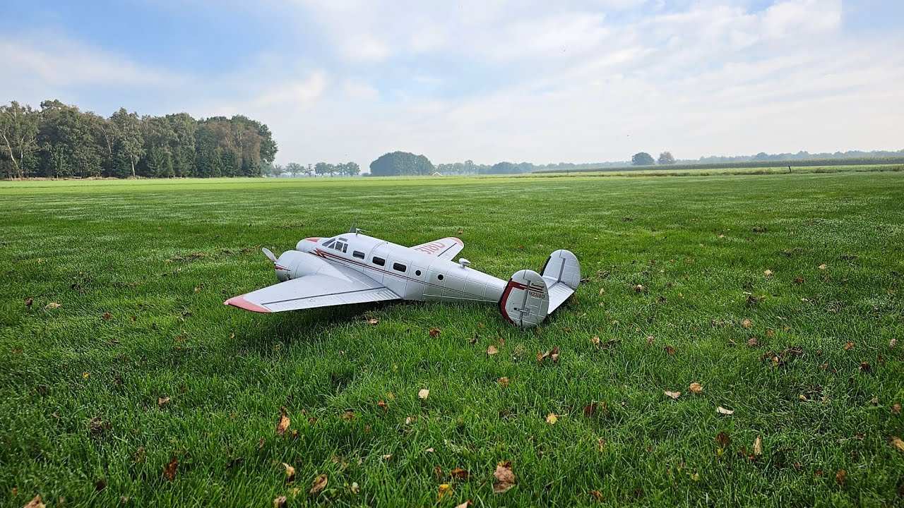 Beechcraft D18 and Cessna 150 morning flights.
