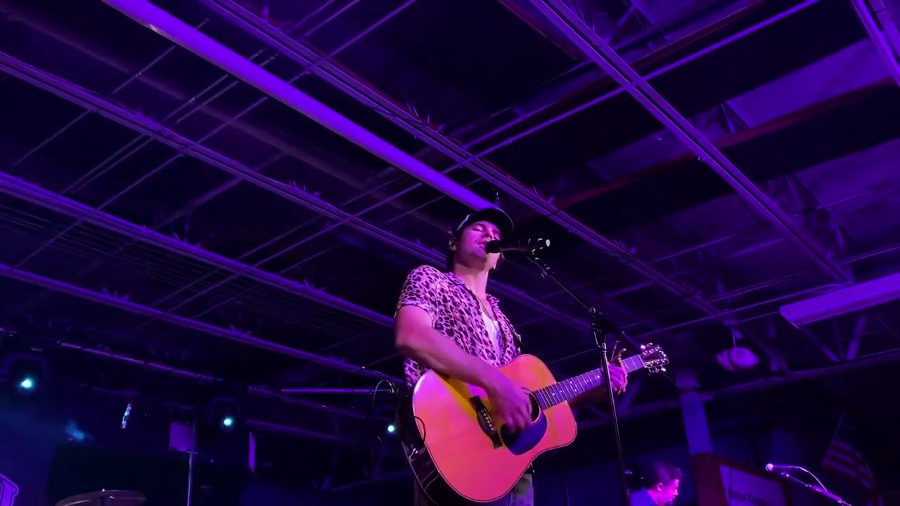 Matt Stell - Prayed For You (Live) @ The Ranch Concert Hall - Fort Myers, Florida - Amazing Quality!