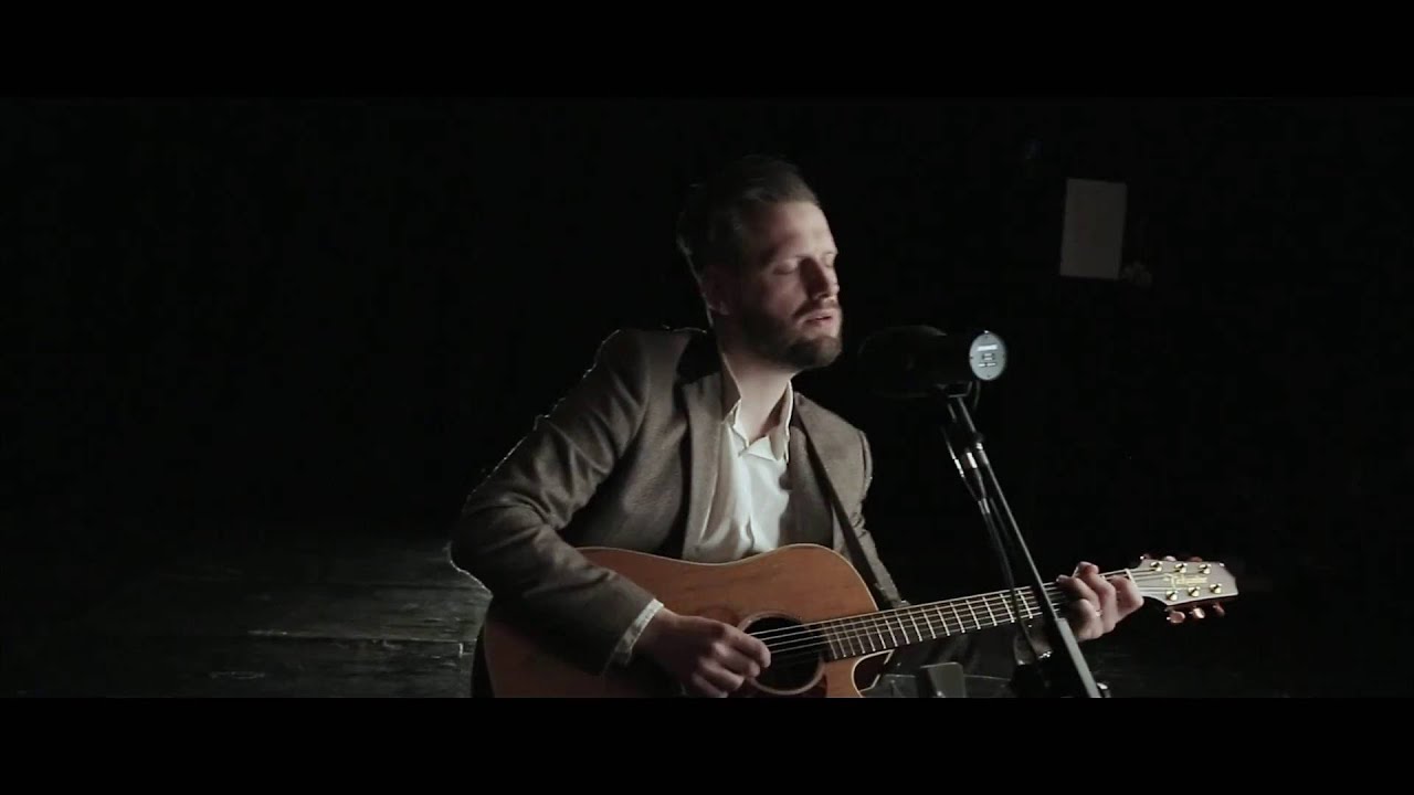 Ross Breen ~ One Last Kiss (acoustic performance)