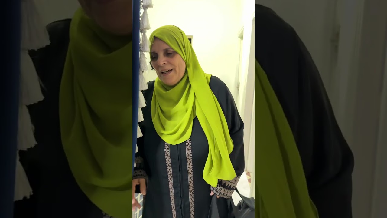 لاقيتها قاعدة في الشارع بتعيط #اكسبلور