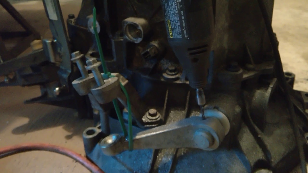 Mini Cooper R50 Broken Clutch Fork Part 1