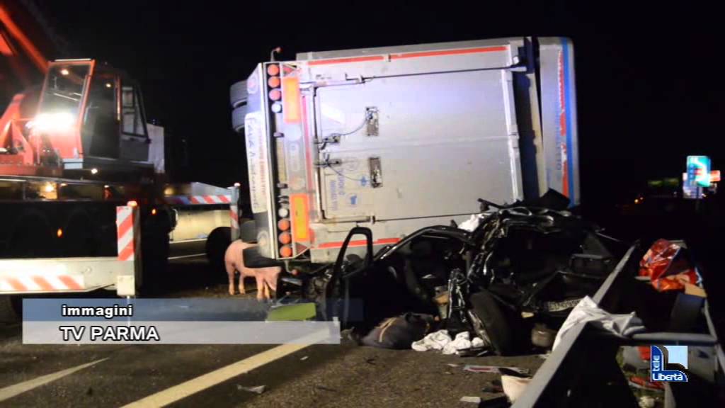 Giornata nera sull’A1, tre incidenti gravi: muore una 52enne