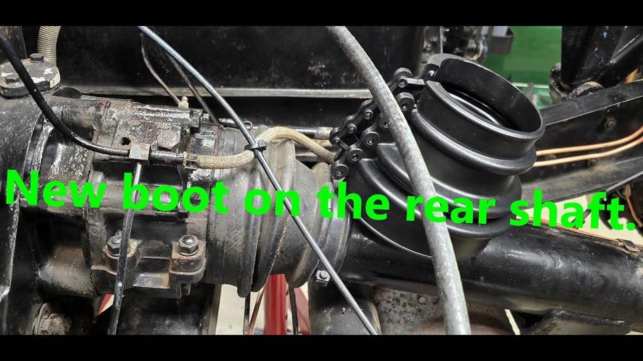 Unimog 406 rear driveshaft boot replacement.
