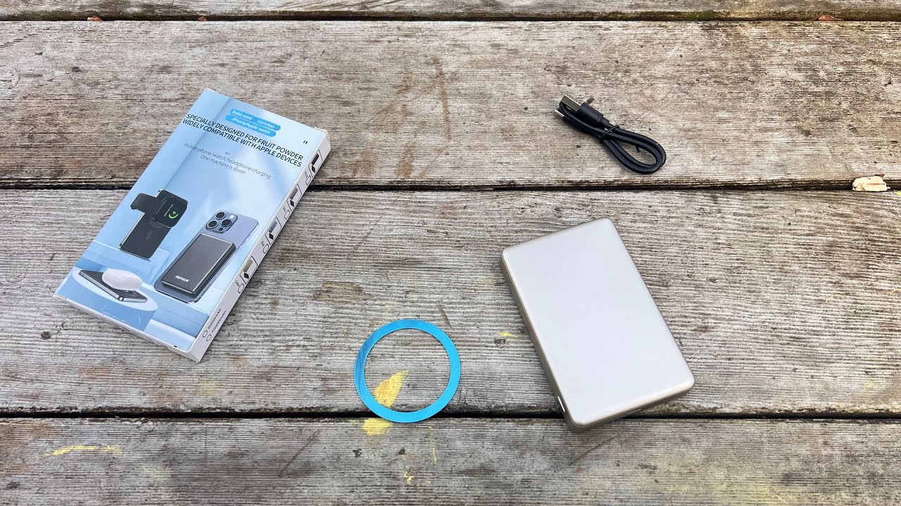 Распаковка твердотельного аккумулятора Power Bank. Миниатюрный аккумулятор возобновляемой солнечн...