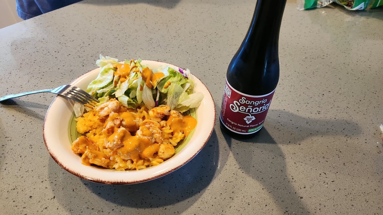 Bowl de camarones con arroz y ensalada/plato casero/ #camarones #bowl #platocasero 