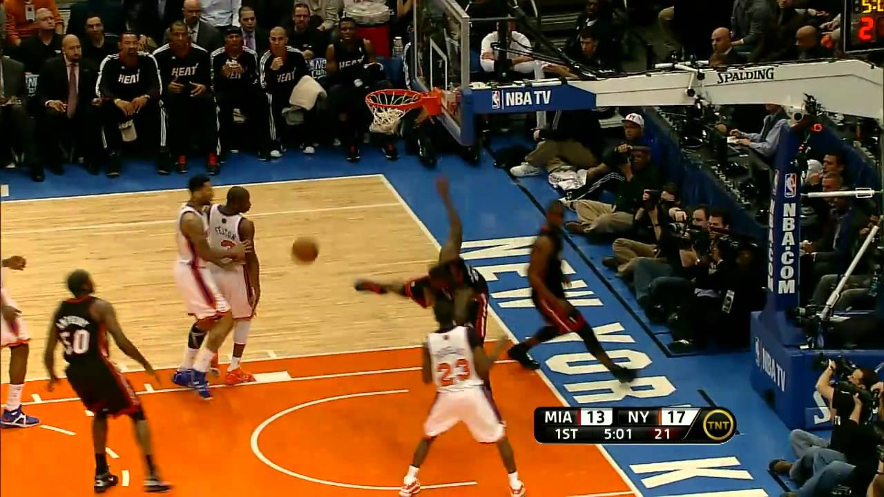 LeBron James One-Handed Alley-Oop