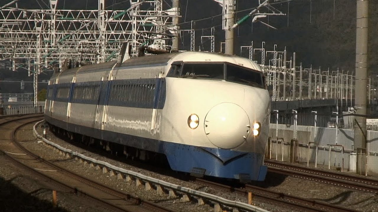 新幹線 高速通過！　Japanese bullet train high-speed passage!