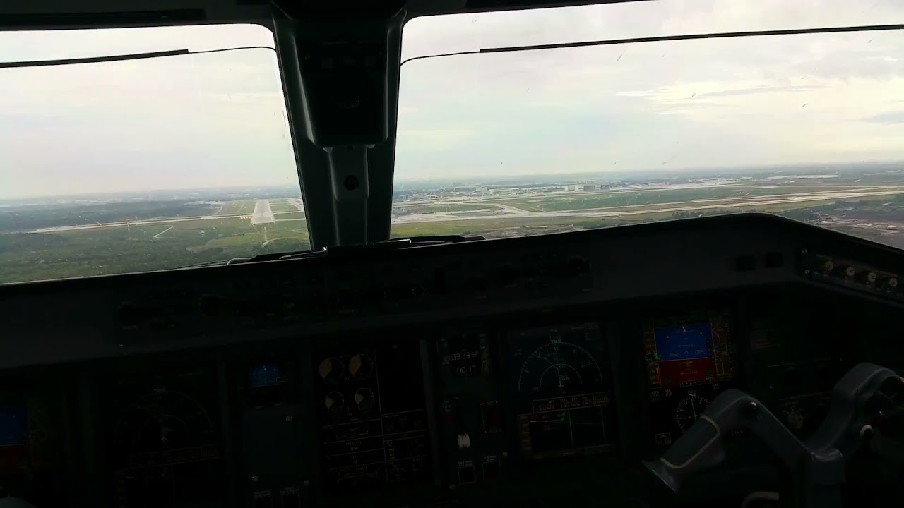 Finnair Embraer 190 Cockpit video landing to Helsinki
