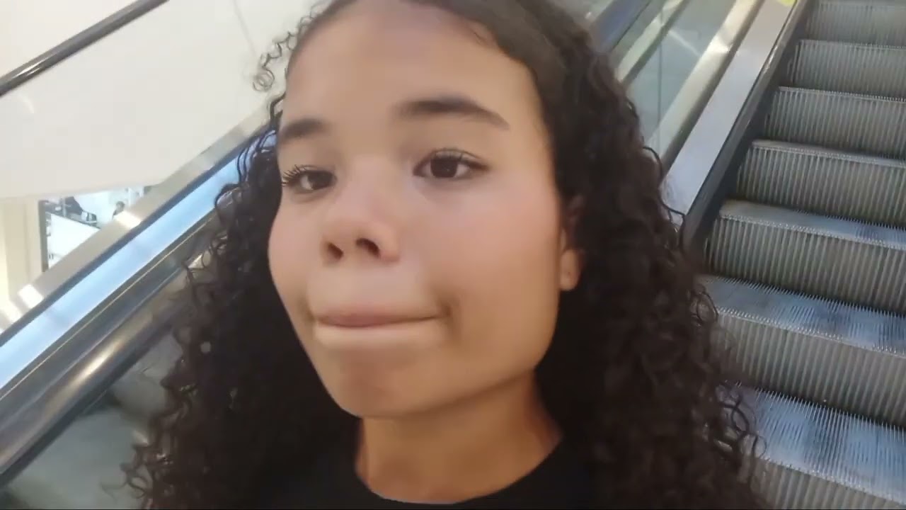 No shopping com a japa e o teteco 