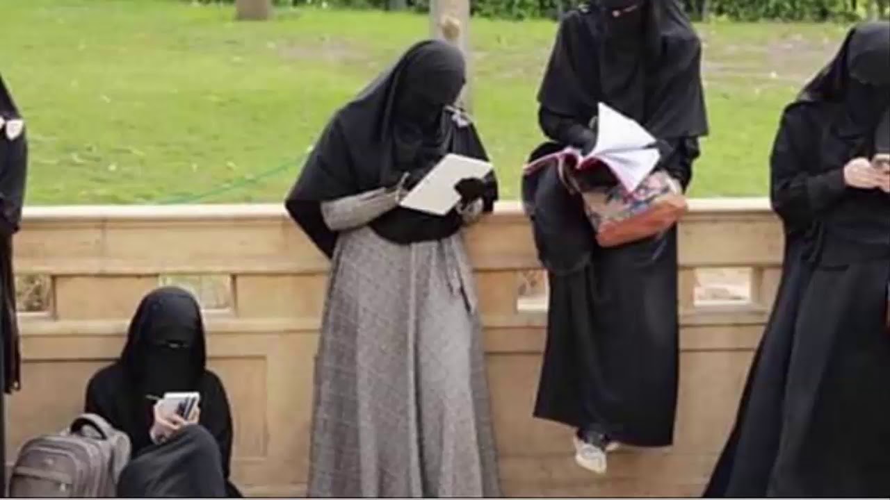 رسالة من الشيخ علي القرني الى أَمَة الرحمن حذاري نعاق الغربان