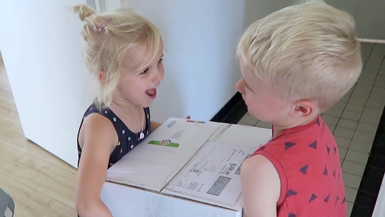 UNBOXING WERELDSCHOOL PAKKET | THUISONDERWIJS