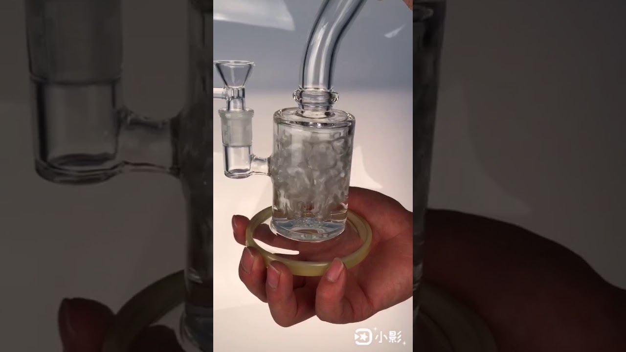 HOW TO SMOKE OUT OF A BONG