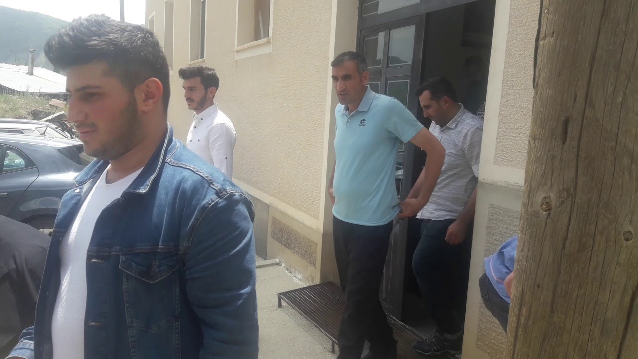 İNANMIŞ KÖYDE CAMIIDEN ÇIKIŞ BAYRAMLAŞMALAR