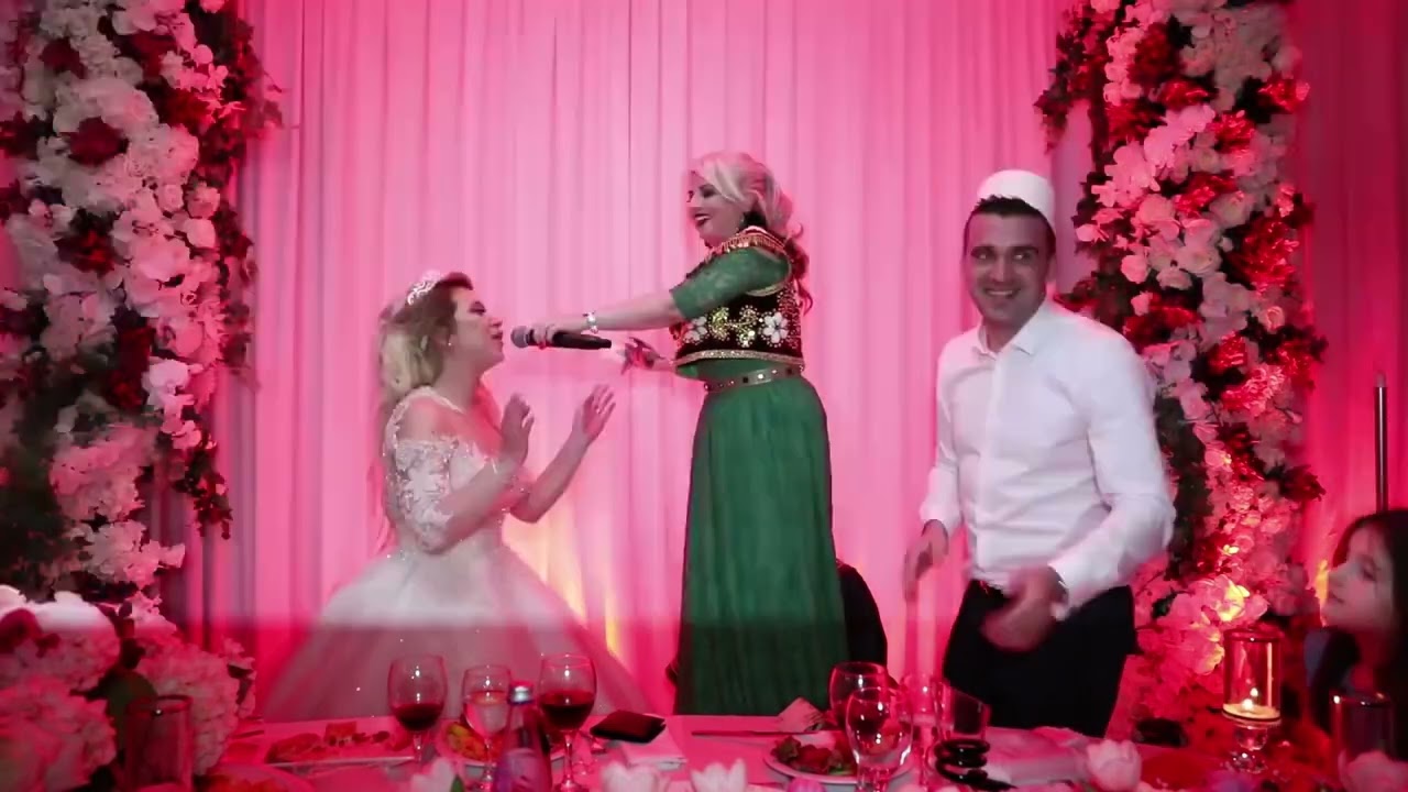 Dasmë Shqiptare | Artiola Toska & grupi – Live Performance