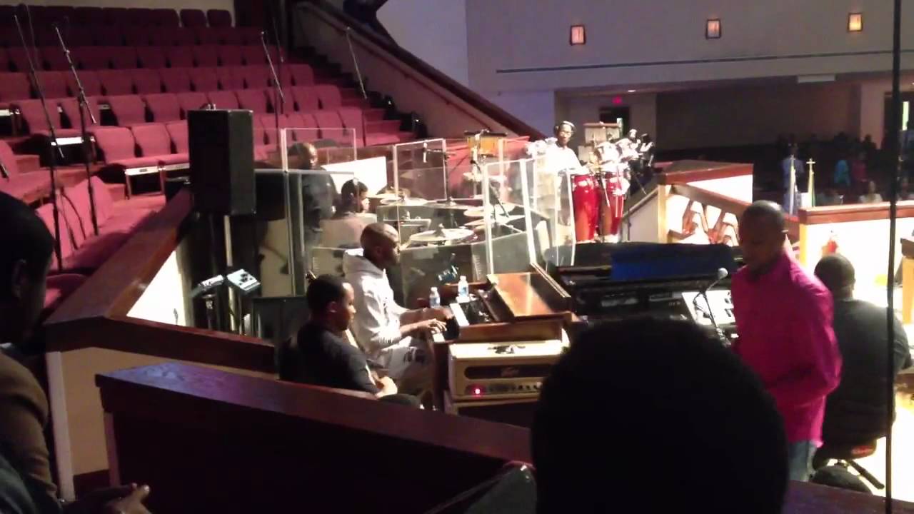 Kierra Sheard Performing Victory