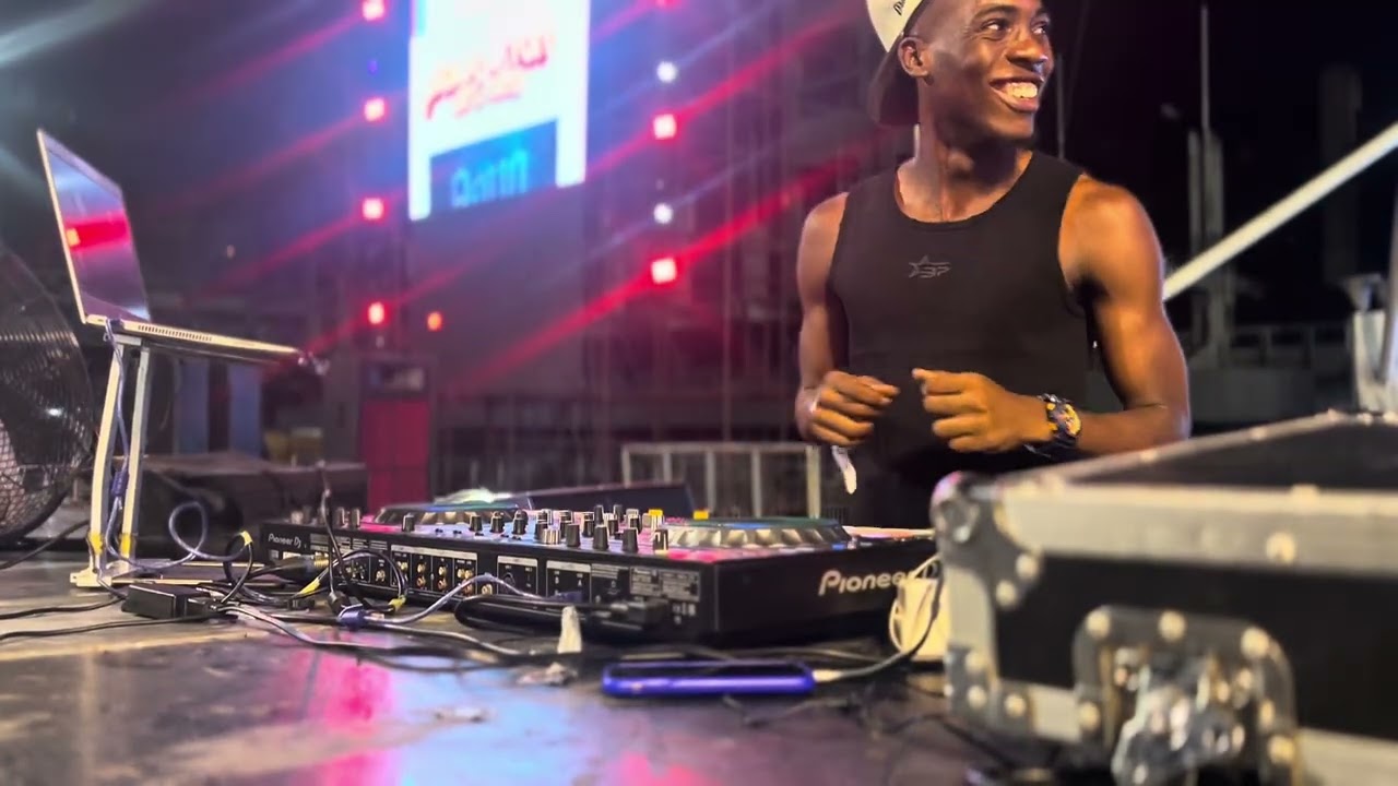 DJ LEWIS LIVE ON SET X SOAKERS ESCAPADE