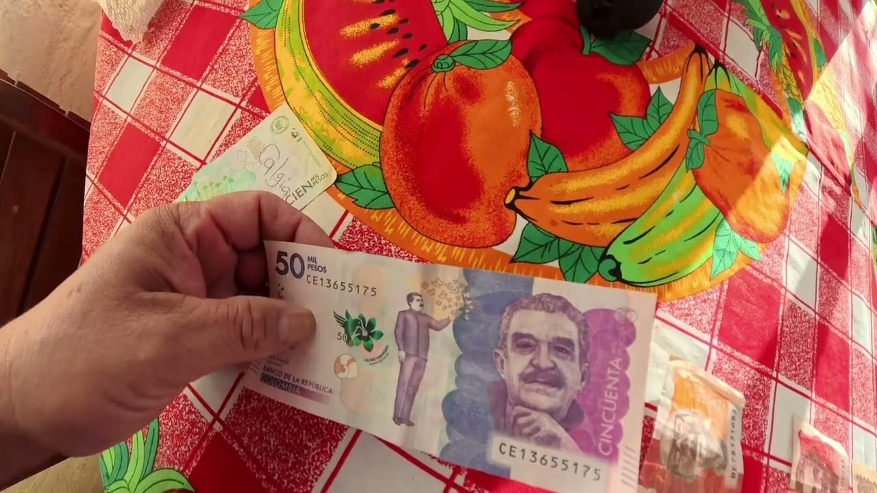 Billetes de $100.000 y $50.000 Colombianos
