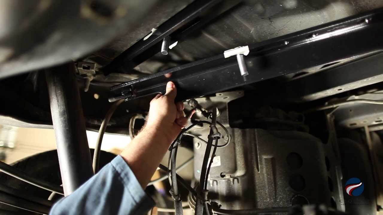 Installing a Gooseneck Hitch: BULLDOG® Underbed 9470-48 on a 2011 Ford F250 SD