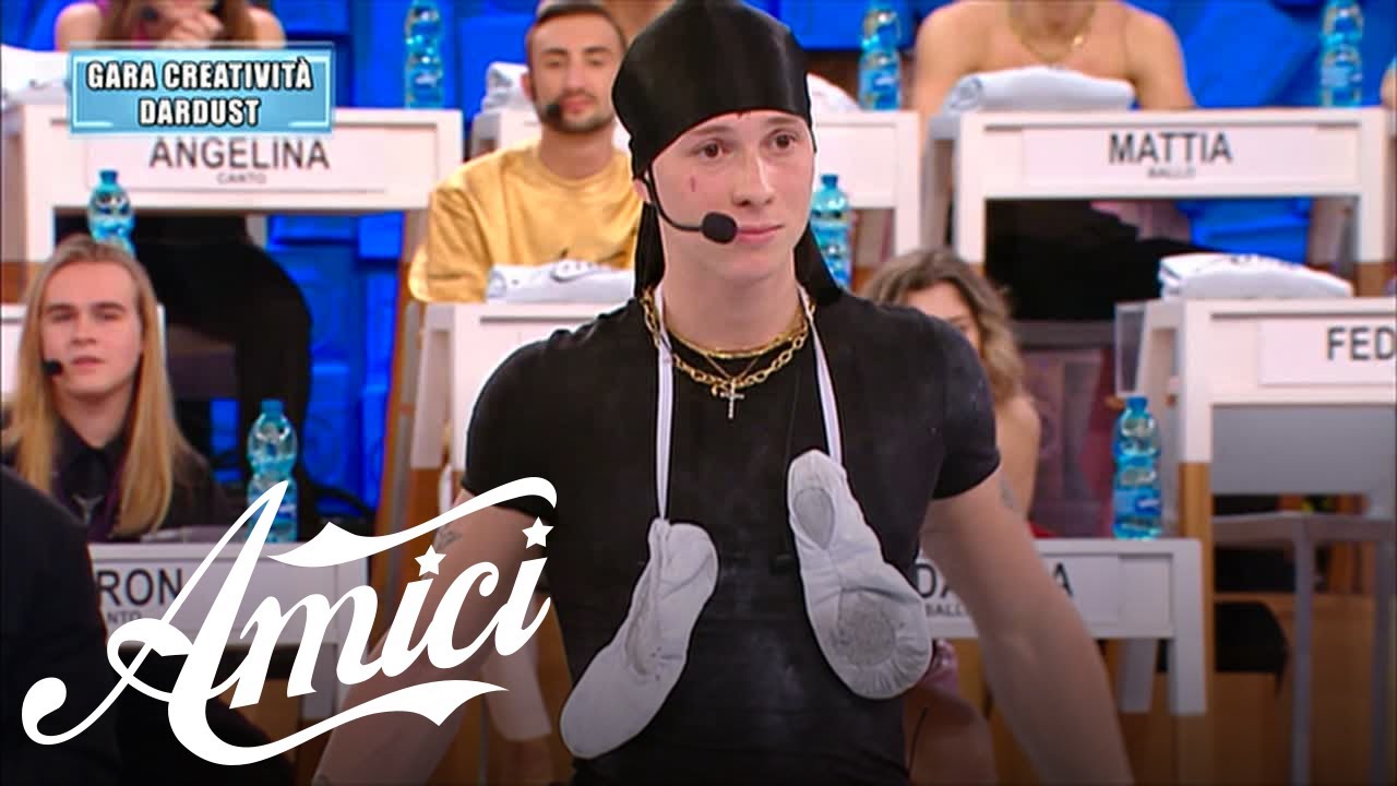 Amici 22 - Wax - Ballerine e guantoni