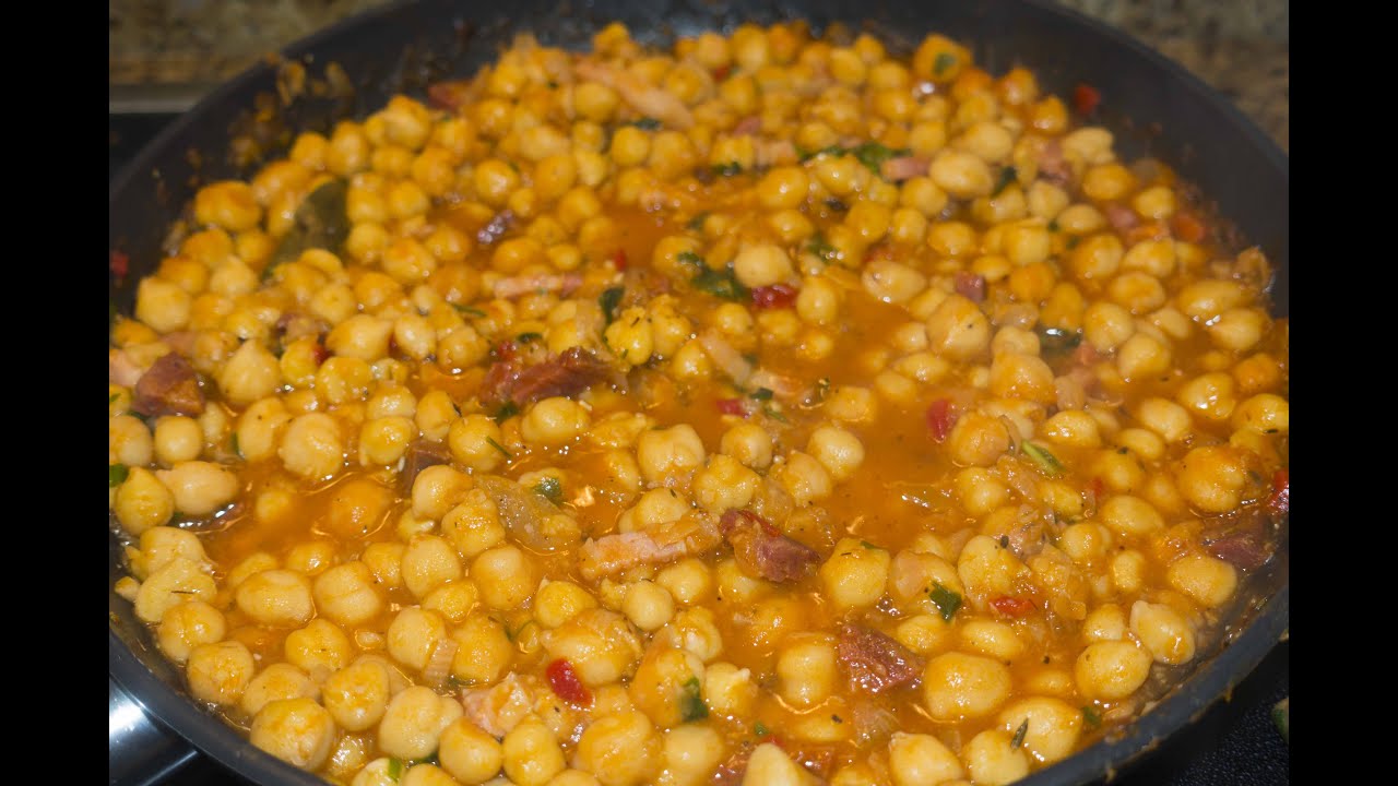 GARBANZOS FRITOS CON CHORIZO Y BACON