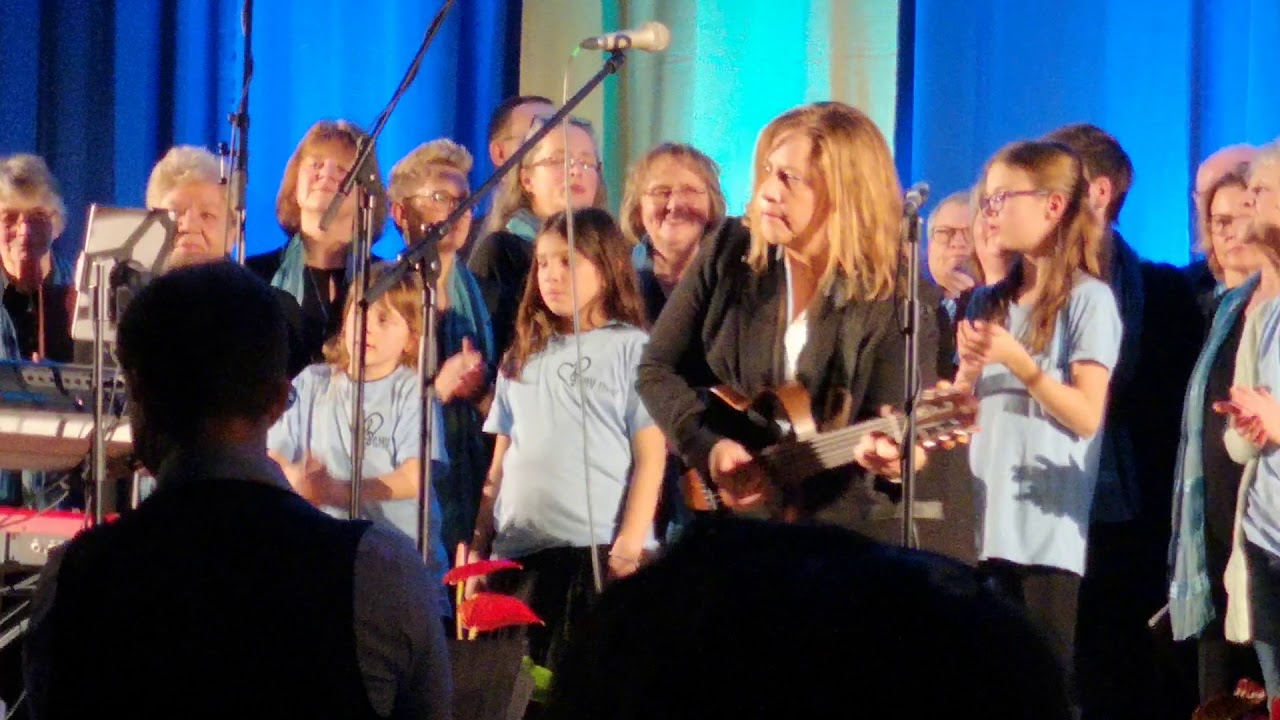 Kathy Kelly 03.02.19 in Ulmet mit Chor Germania Knocking on heaven's door
