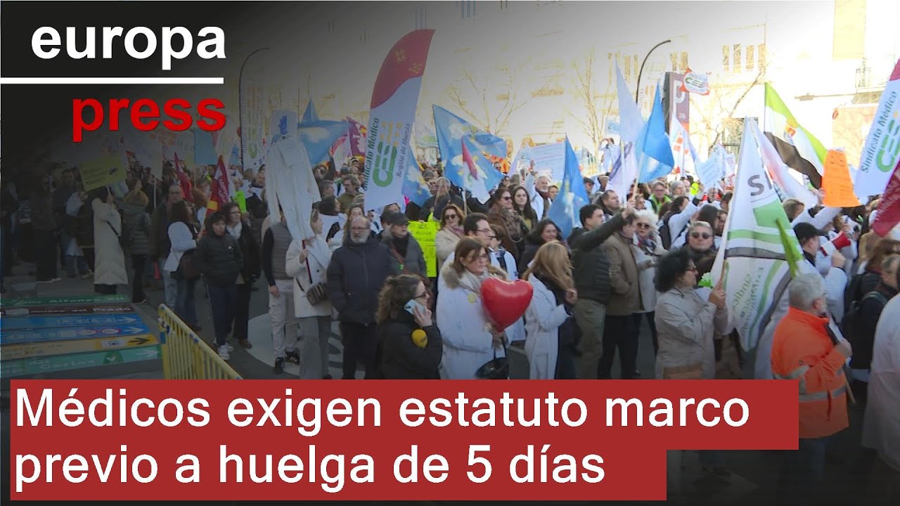 Médicos y facultativos se manifiestan por un estatuto marco propio antes de la huelga de 5 días