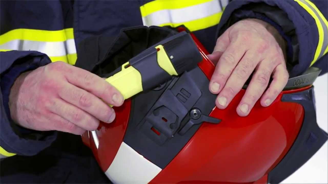 Firefighter's helmet Dräger HPS 7000: Fitting and adjusting the accessories