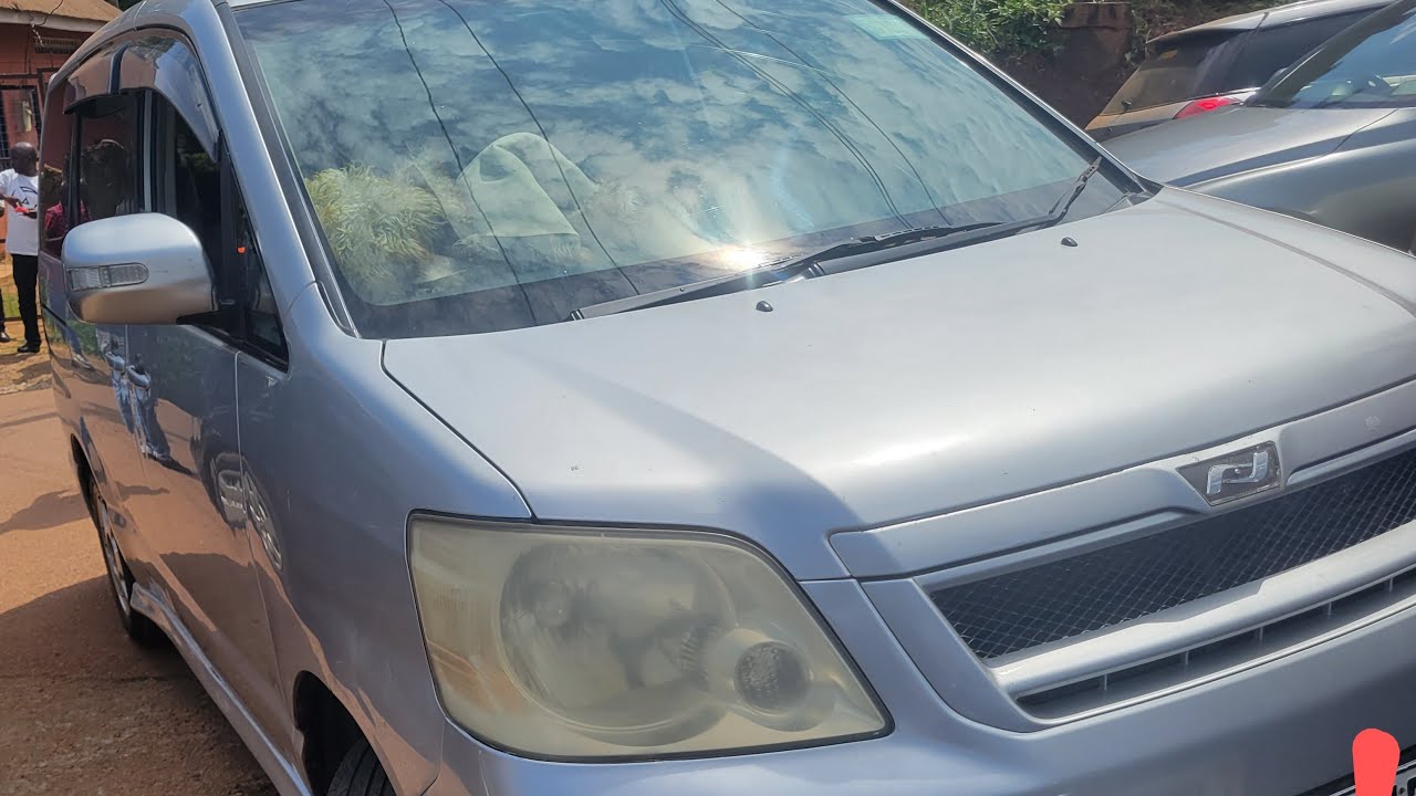 Toyota Noah.