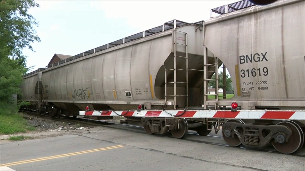 Ohio law that prohibits trains from blocking crossings longer than 5 minutes ruled invalid