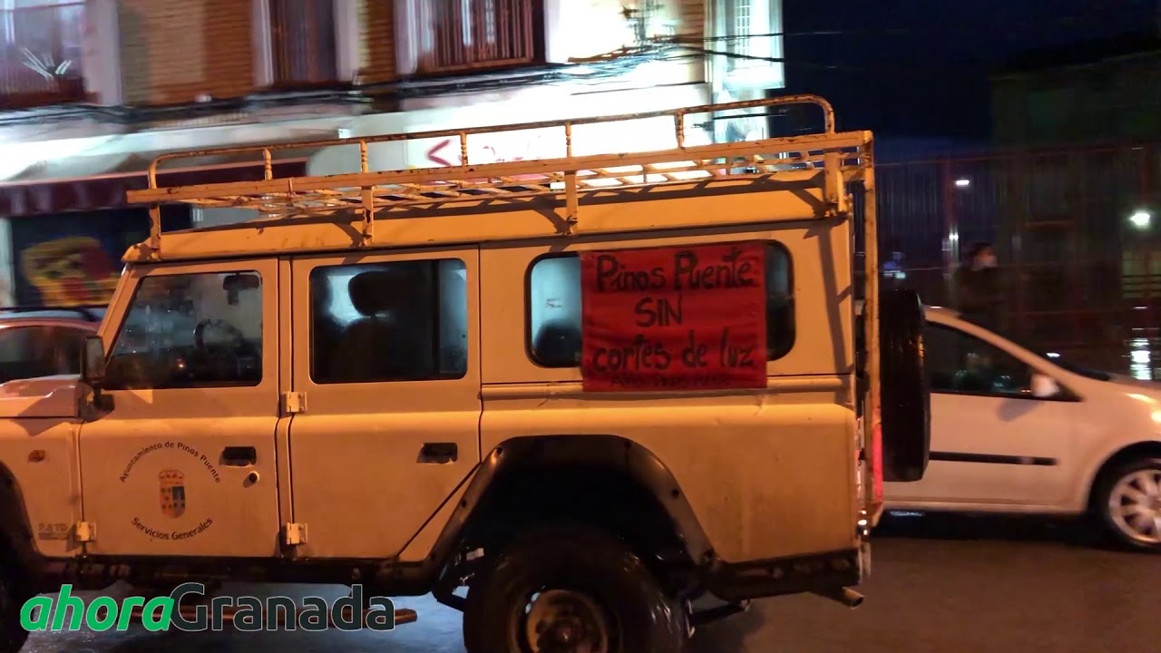 Manifestación contra los cortes de luz en Pinos Puente