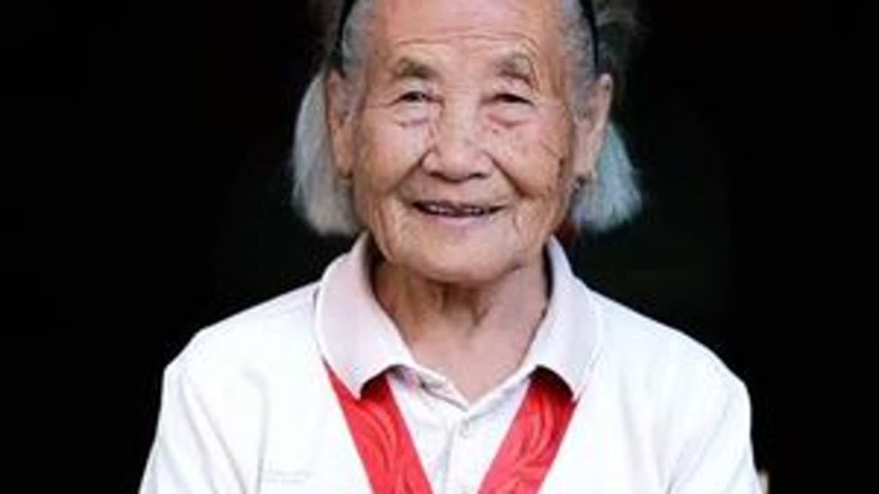 奶奶90啦 奶奶不是我亲奶奶，但又感觉像是亲奶奶一样！奶奶8岁就来到我们村当童养媳，比我爸大十岁，如果我爸还在世，今年就是他整80岁，也就是奶奶来我们村的时候，我爸还没出生，我爸以前总跟我说奶奶...