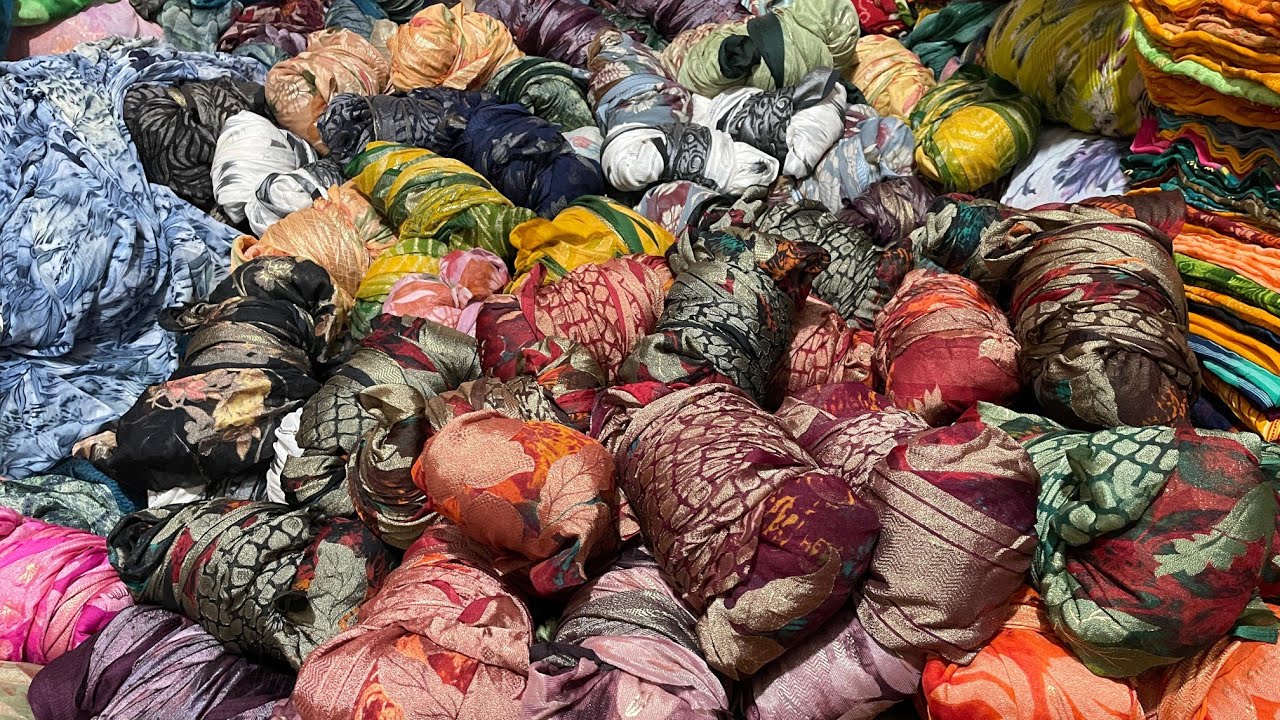 JOINT SAREE WHOLESALE MARKET IN SURAT, SAREE WHOLESALE IN SURAT, SASTI SAREE SURAT, CUT PIECE SAREE