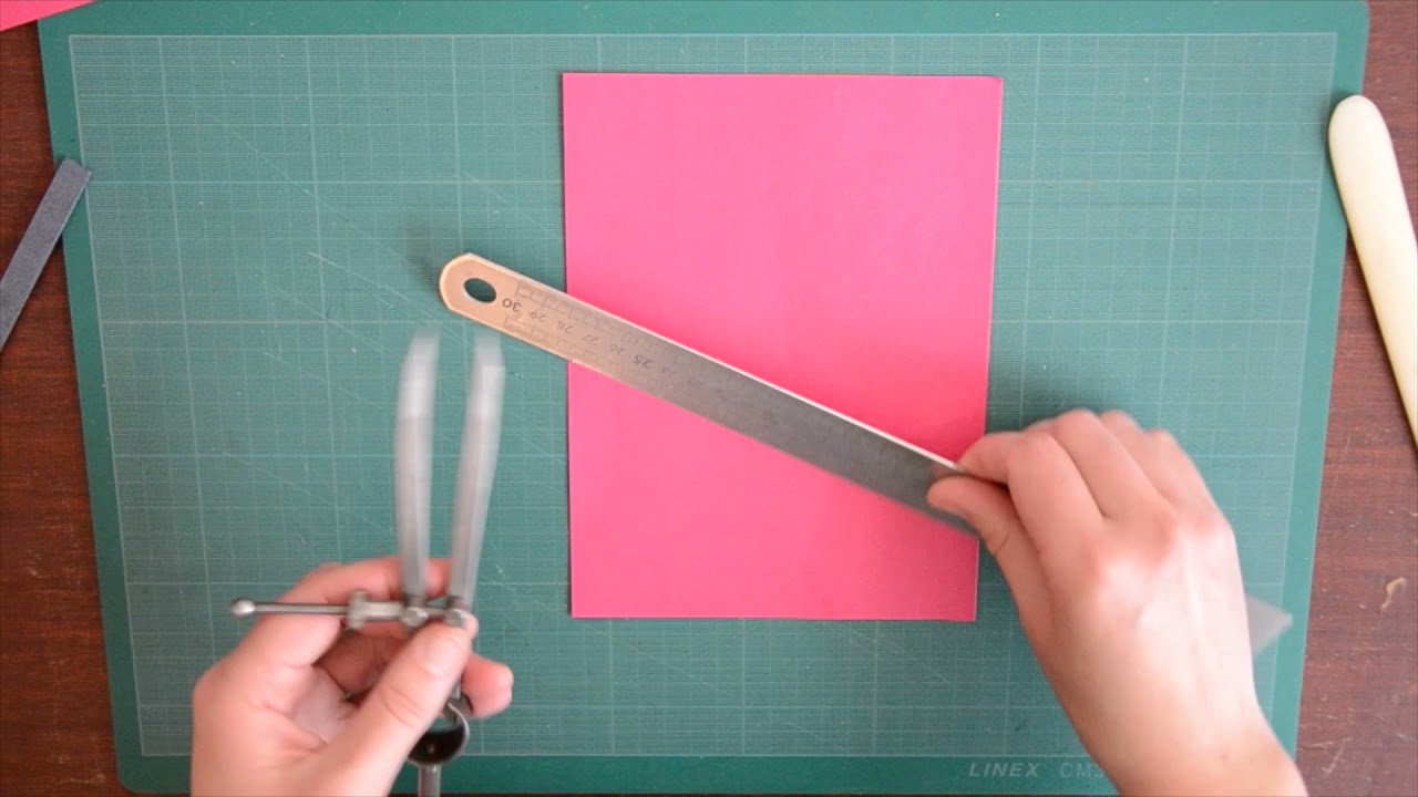 Les onglets compensés sur feuillet simple