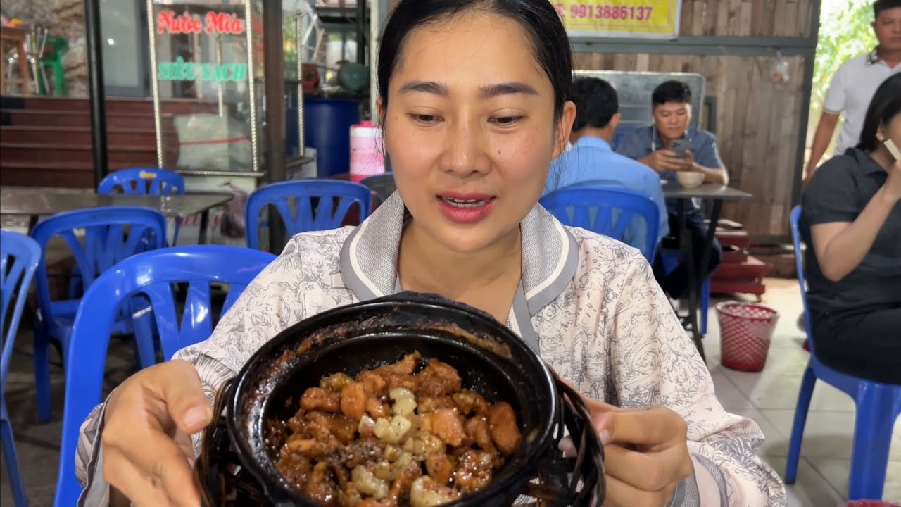 Cơm Trưa Ở Quán Mà Ăn Ngon Như Hương Vị Ở Nhà