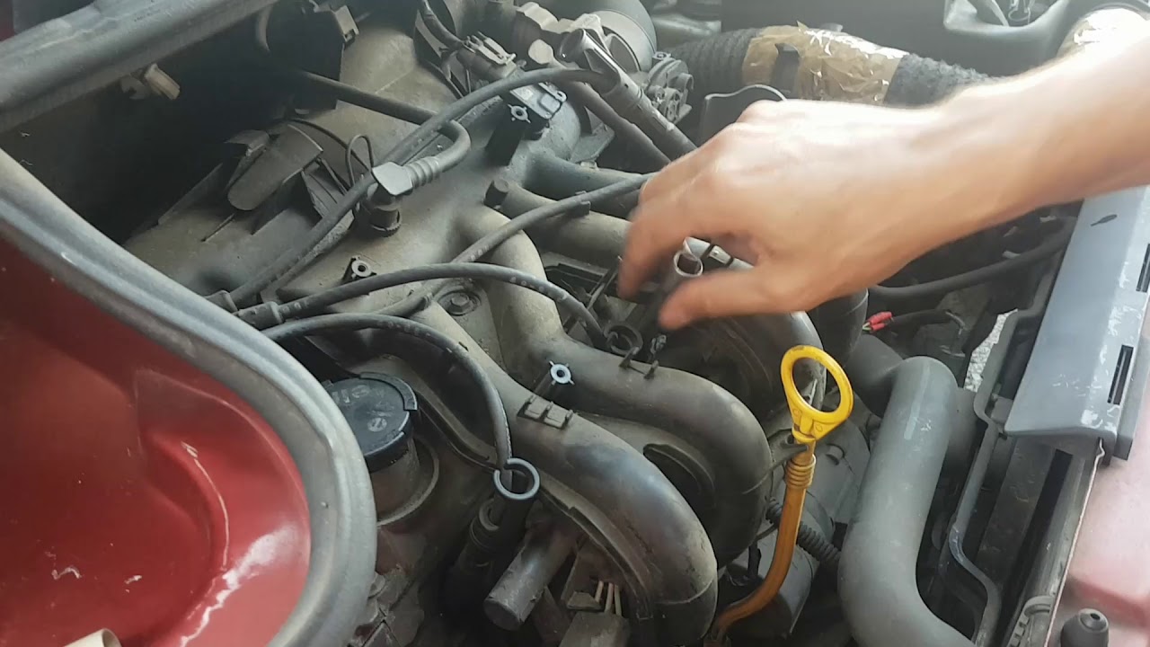 Comment remplacer les bougies sur une twingo ( moteur D7F )