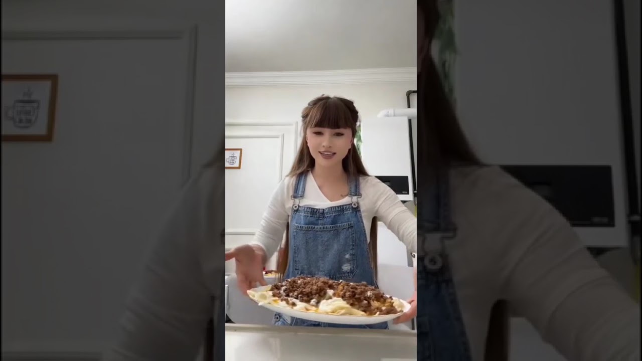 Nia Hamilədi Annesi Niaya Ləzzətli Yemək Bişirdi!