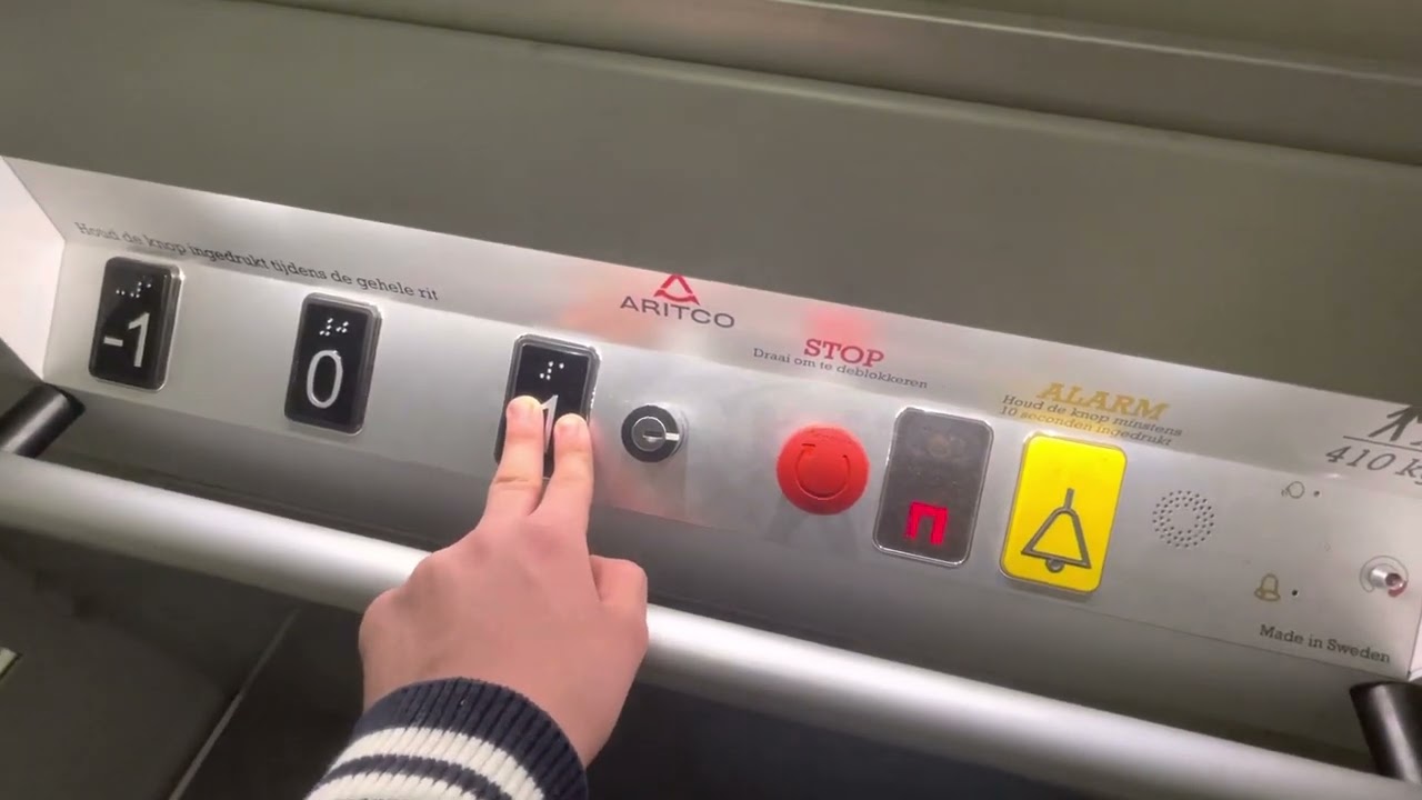 Nice Aritco Platform Lift @ Store at Antwerp, BE