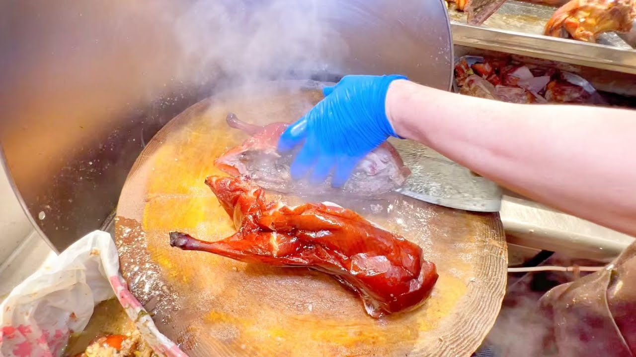 灣仔【陽明燒味】撞啱出爐 #超熱靚燒鴨 阿叔成隻買斬完仲出煙 ! 半肥瘦靚叉 脆皮燒腩仔⋯Super hot roasted duck, semi-fat and lean pork belly⋯