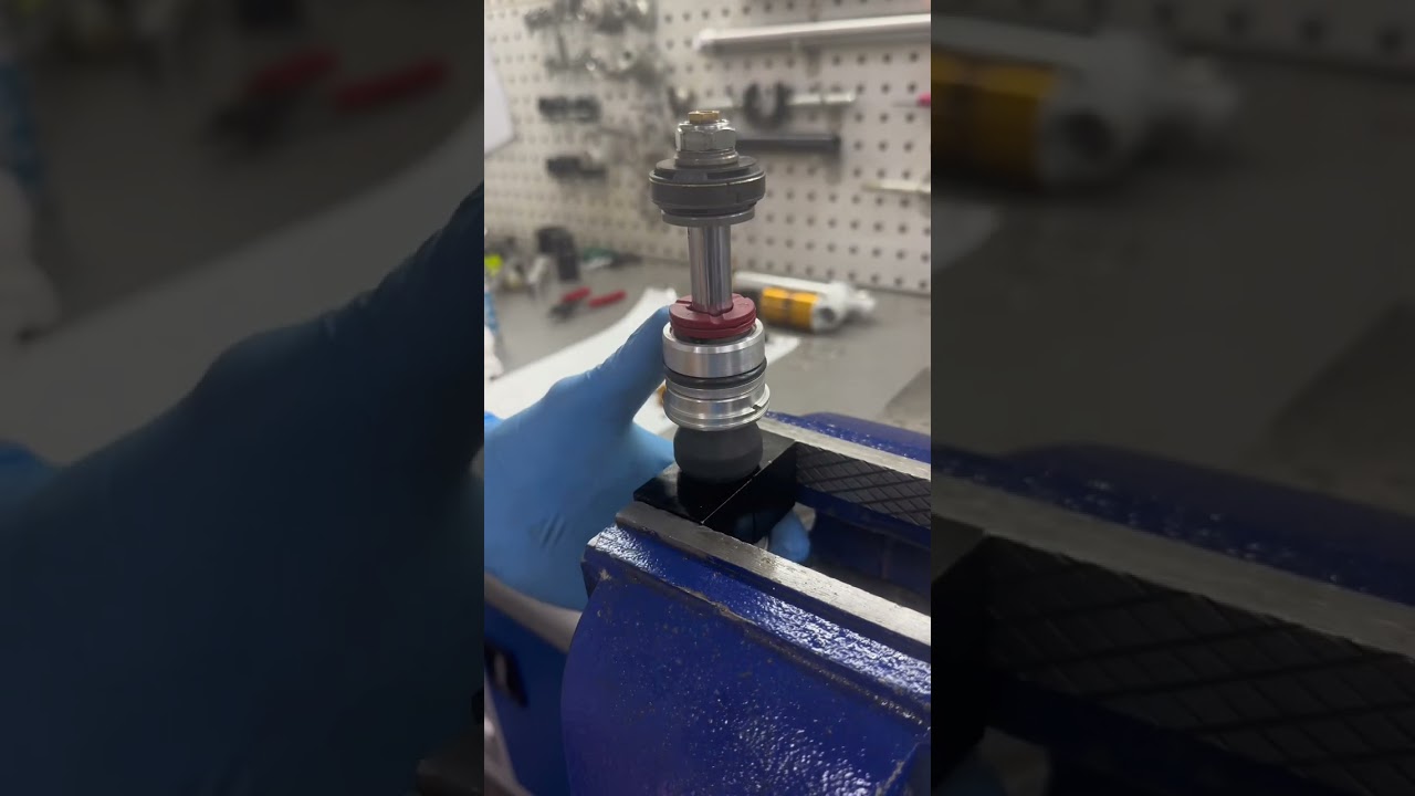 Ohlins PI802 Vespa Sprint 150 rear shock rebuild service #避震器 #suspension #ohlins #vespa full video