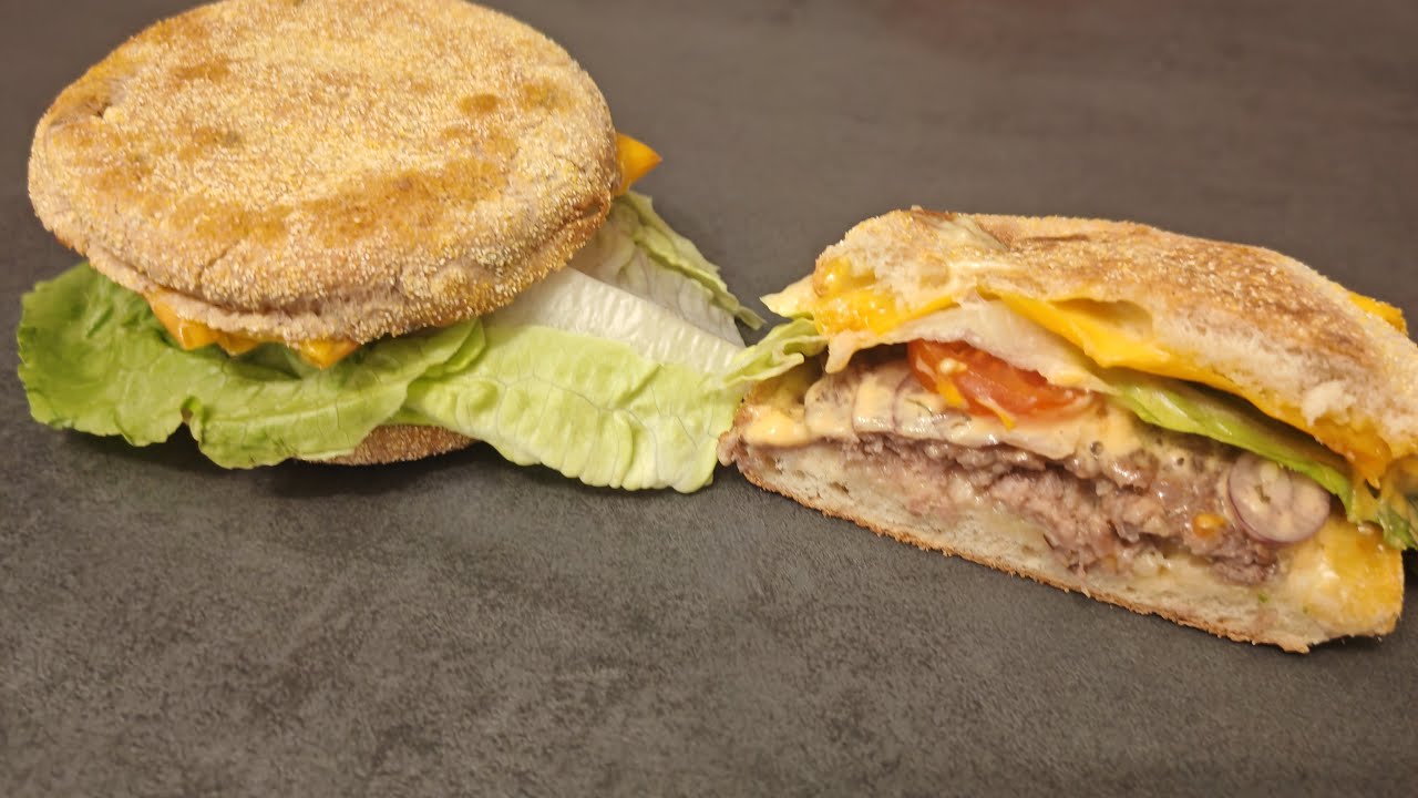 Einfach Rinderhack drauf und dahin schmelzen! Toastie Burger aus dem Airfryer